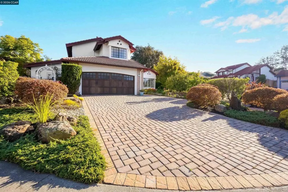 100 Opal Ct Hercules, CA 94547