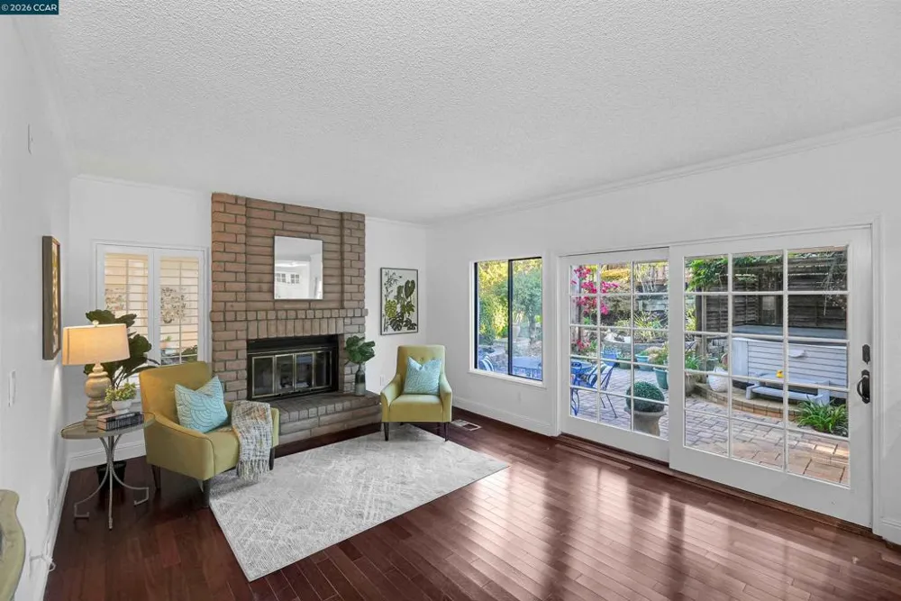 100 Opal Ct Hercules, CA 94547