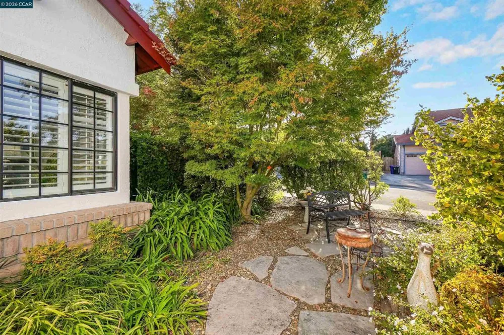 100 Opal Ct Hercules, CA 94547