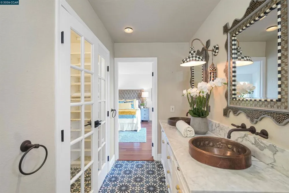 100 Opal Ct Hercules, CA 94547