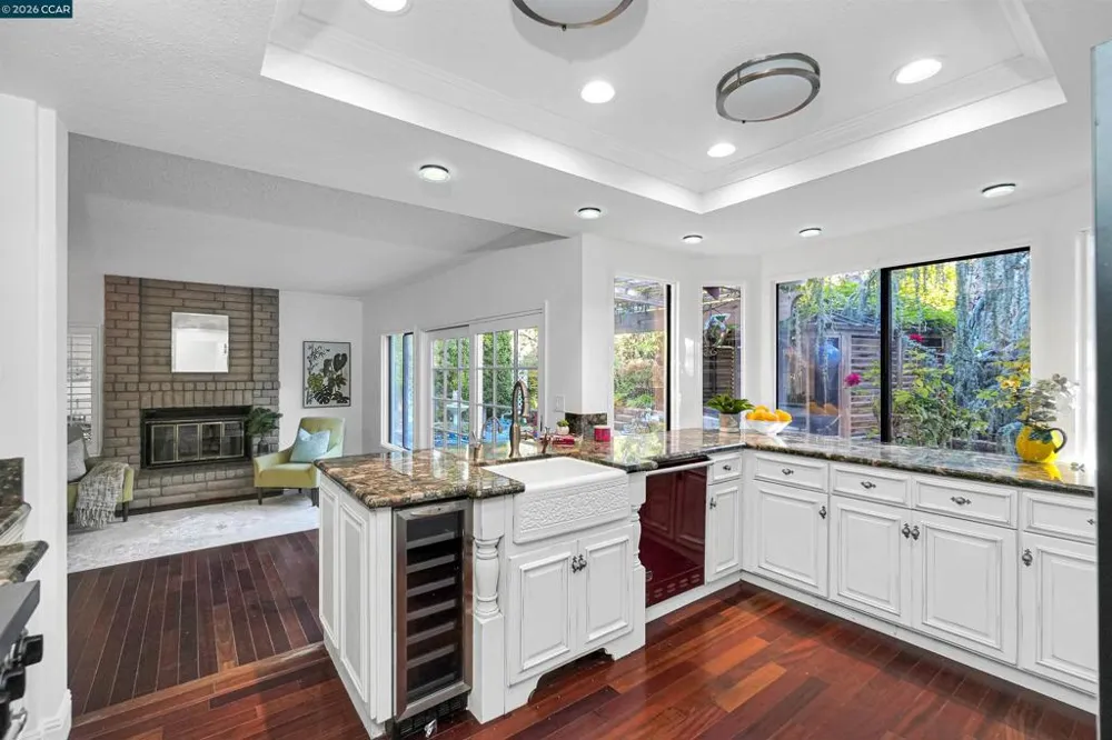 100 Opal Ct Hercules, CA 94547