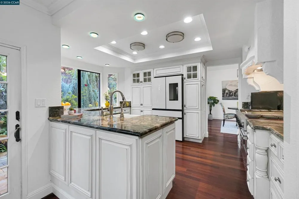 100 Opal Ct Hercules, CA 94547