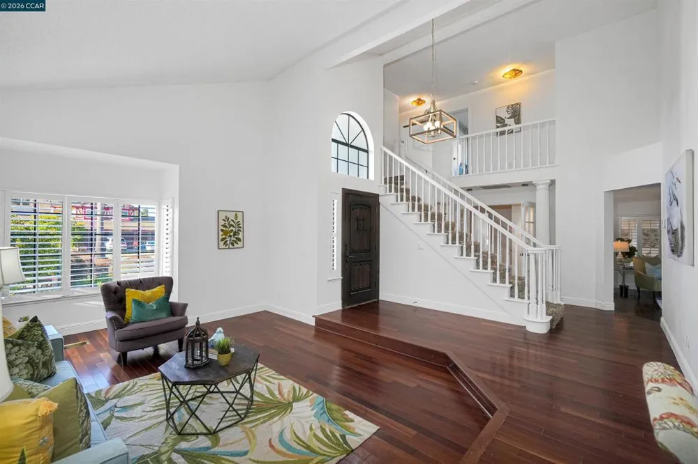 100 Opal Ct Hercules, CA 94547