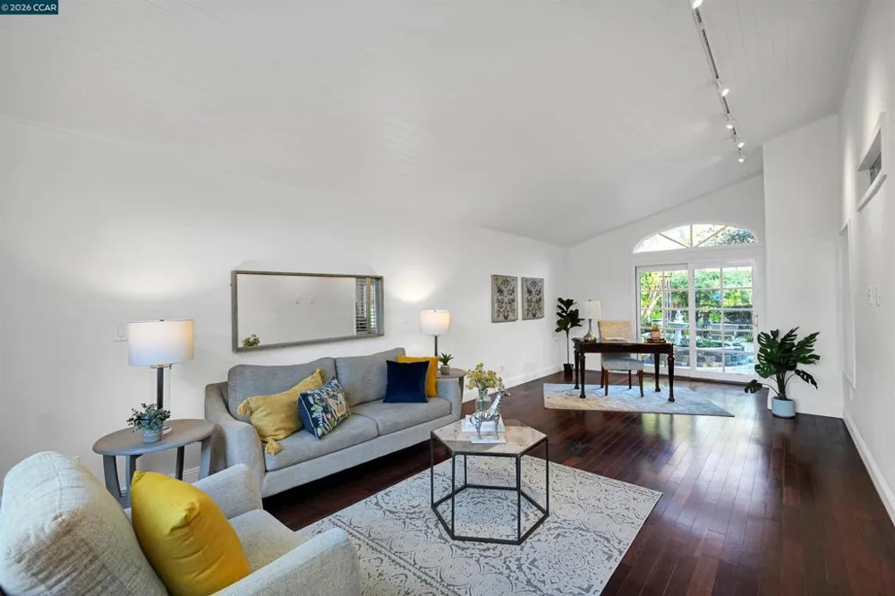 100 Opal Ct Hercules, CA 94547