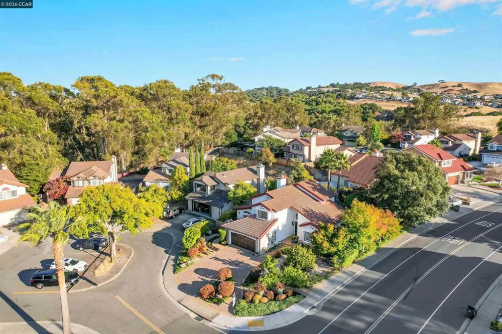 100 Opal Ct Hercules, CA 94547