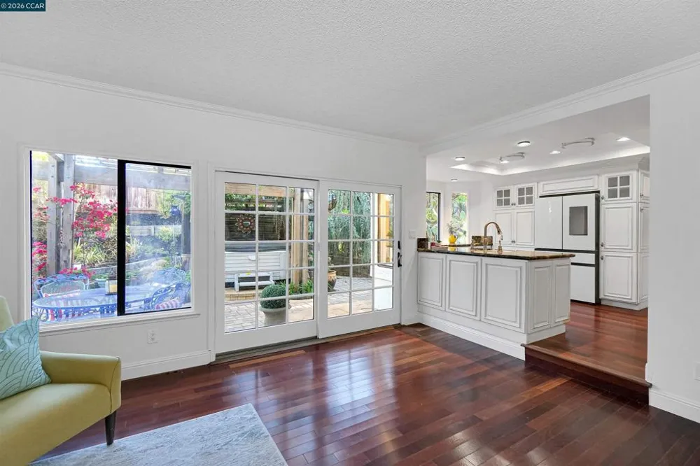 100 Opal Ct Hercules, CA 94547