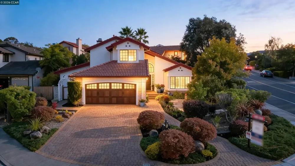 100 Opal Ct Hercules, CA 94547