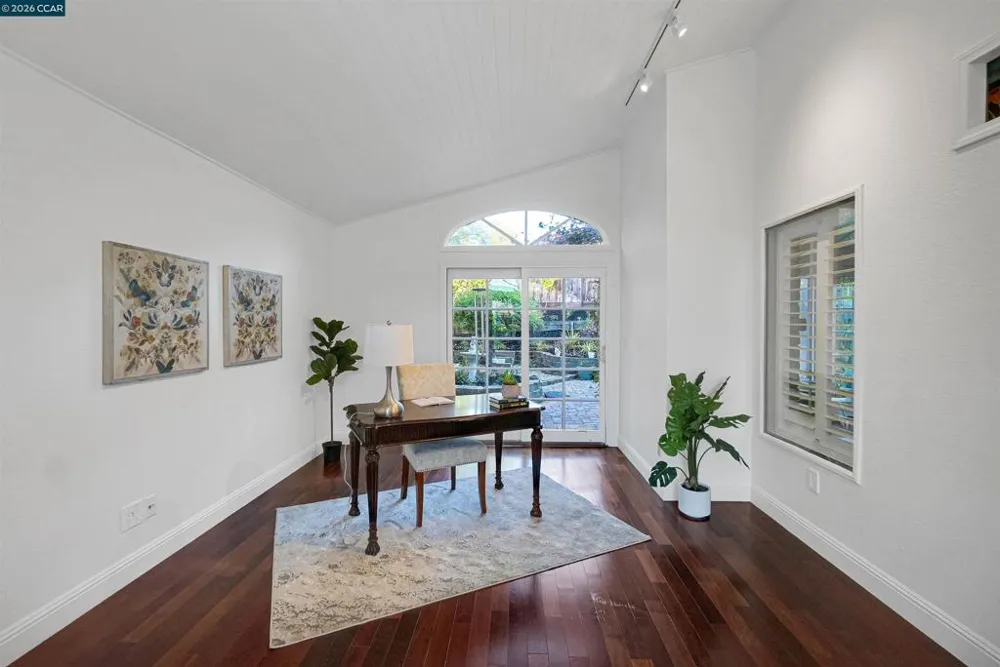 100 Opal Ct Hercules, CA 94547