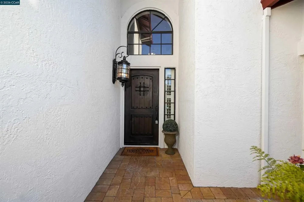 100 Opal Ct Hercules, CA 94547