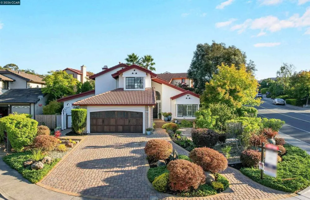100 Opal Ct Hercules, CA 94547