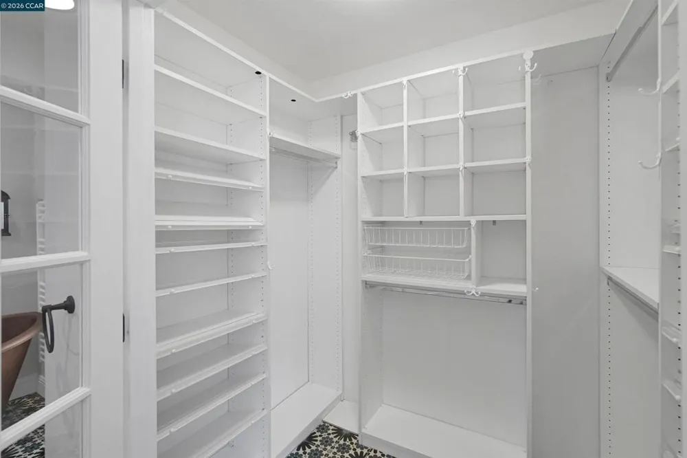 100 Opal Ct Hercules, CA 94547