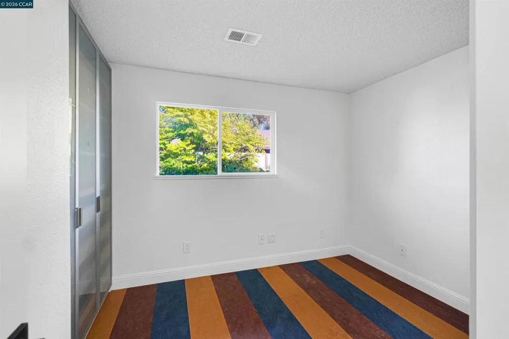 100 Opal Ct Hercules, CA 94547