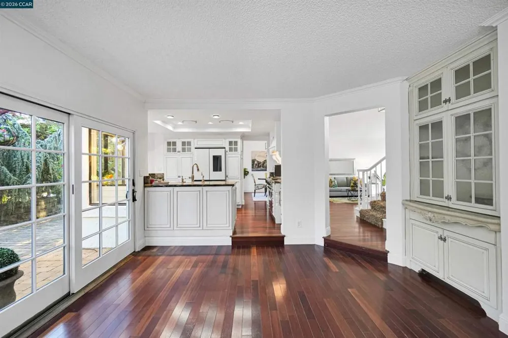 100 Opal Ct Hercules, CA 94547