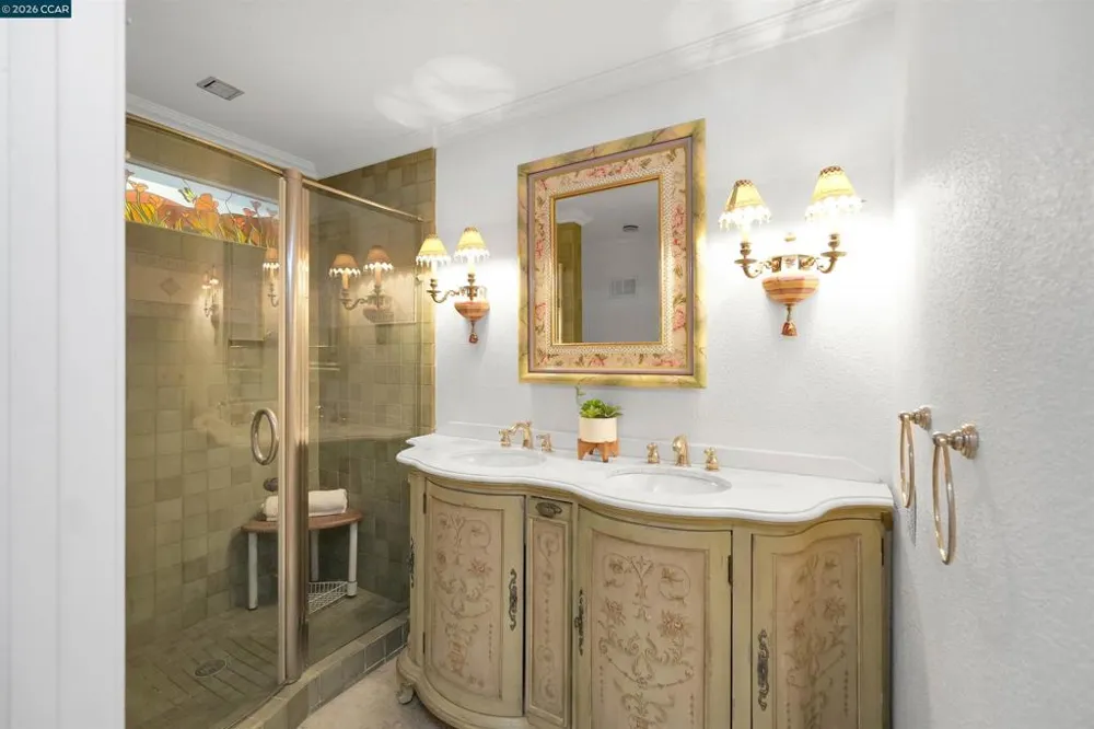 100 Opal Ct Hercules, CA 94547
