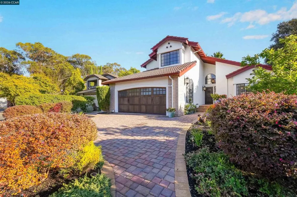 100 Opal Ct Hercules, CA 94547