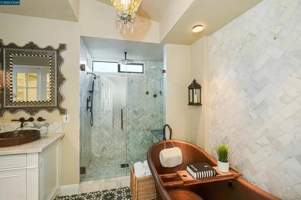 100 Opal Ct Hercules, CA 94547