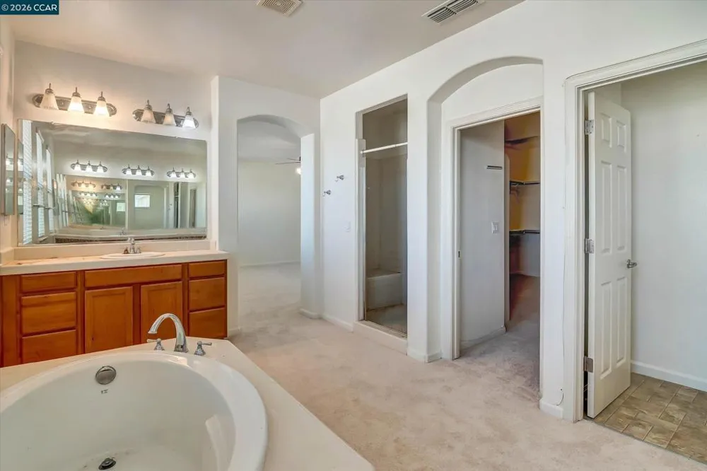 30 Echo Ct Patterson, CA 95363