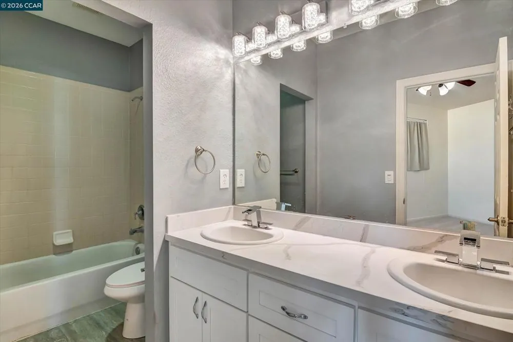 30 Echo Ct Patterson, CA 95363