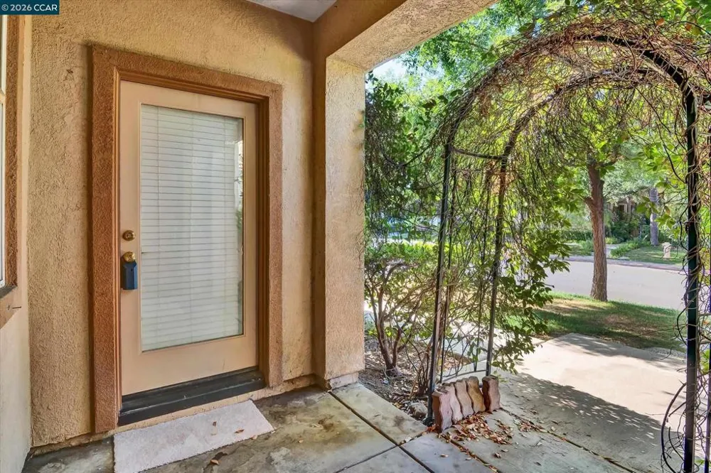 30 Echo Ct Patterson, CA 95363