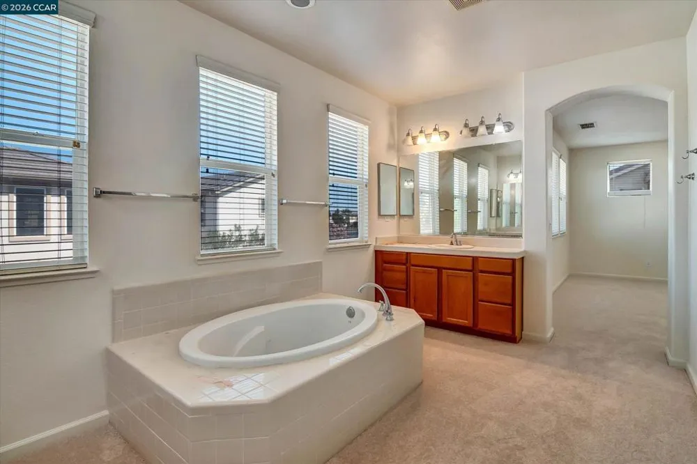 30 Echo Ct Patterson, CA 95363