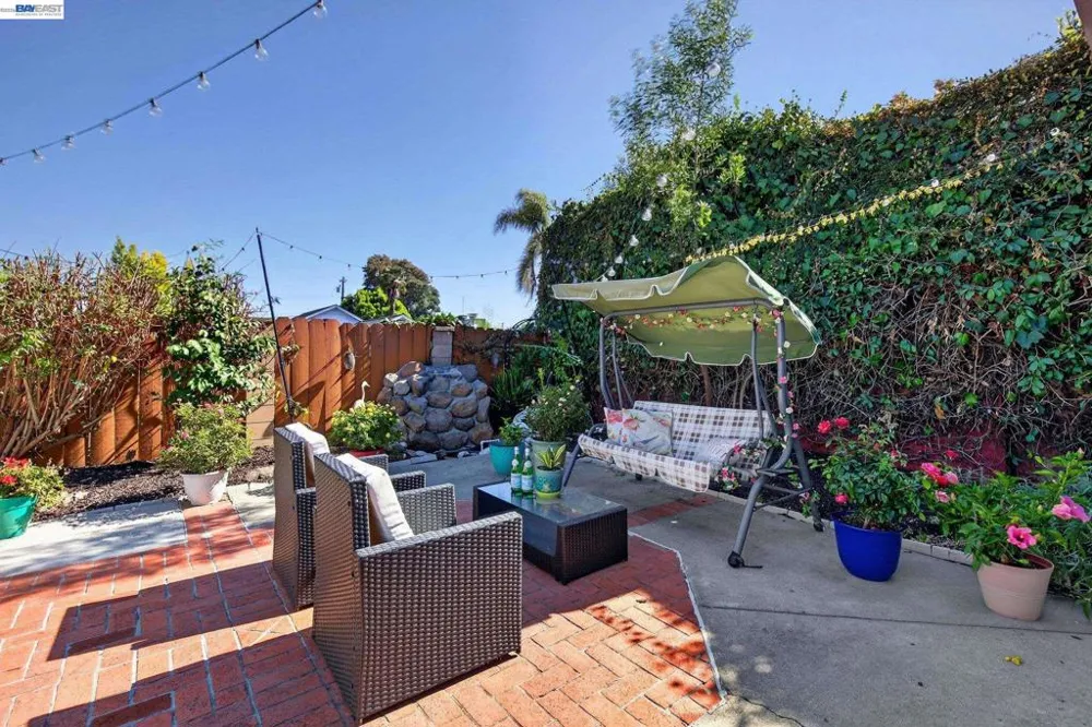 2464 Mikemary Ct Castro Valley, CA 94546