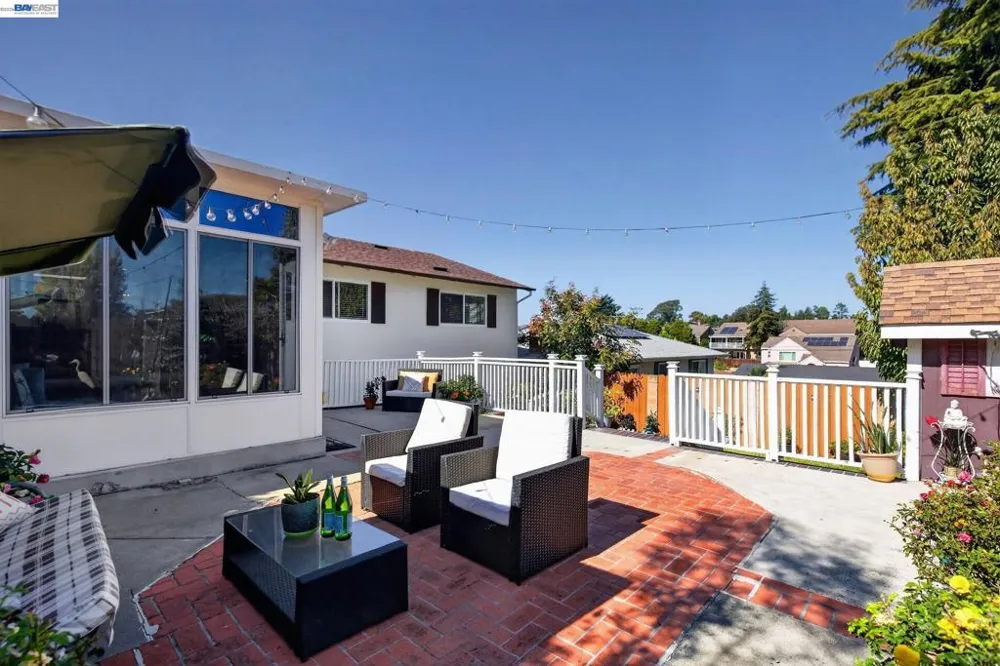 2464 Mikemary Ct Castro Valley, CA 94546