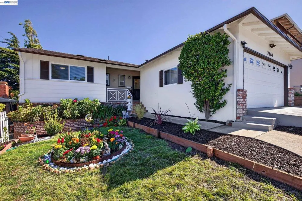 2464 Mikemary Ct Castro Valley, CA 94546