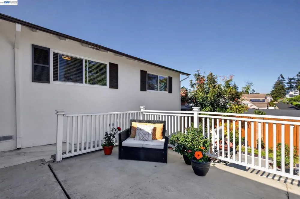 2464 Mikemary Ct Castro Valley, CA 94546