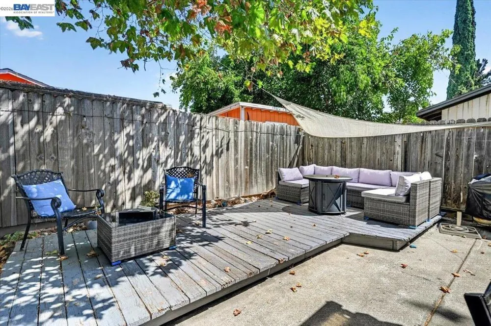 982 Ventura Ave Livermore, CA 94551