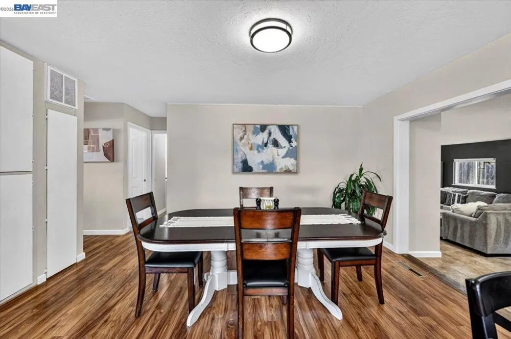982 Ventura Ave Livermore, CA 94551