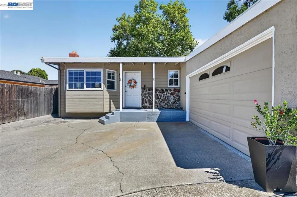 982 Ventura Ave Livermore, CA 94551