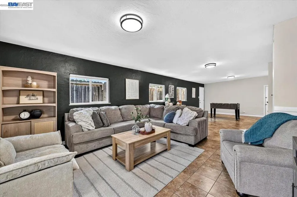 982 Ventura Ave Livermore, CA 94551