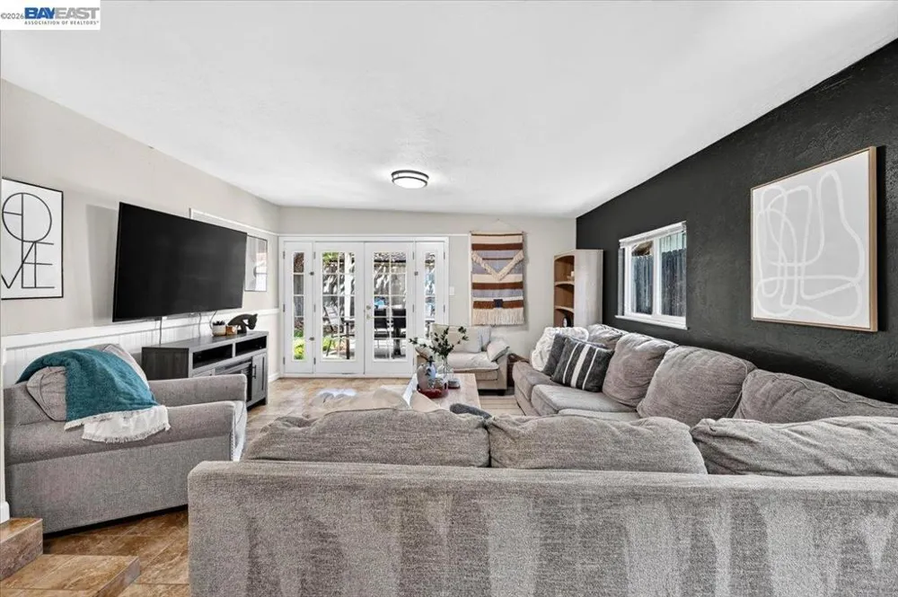 982 Ventura Ave Livermore, CA 94551
