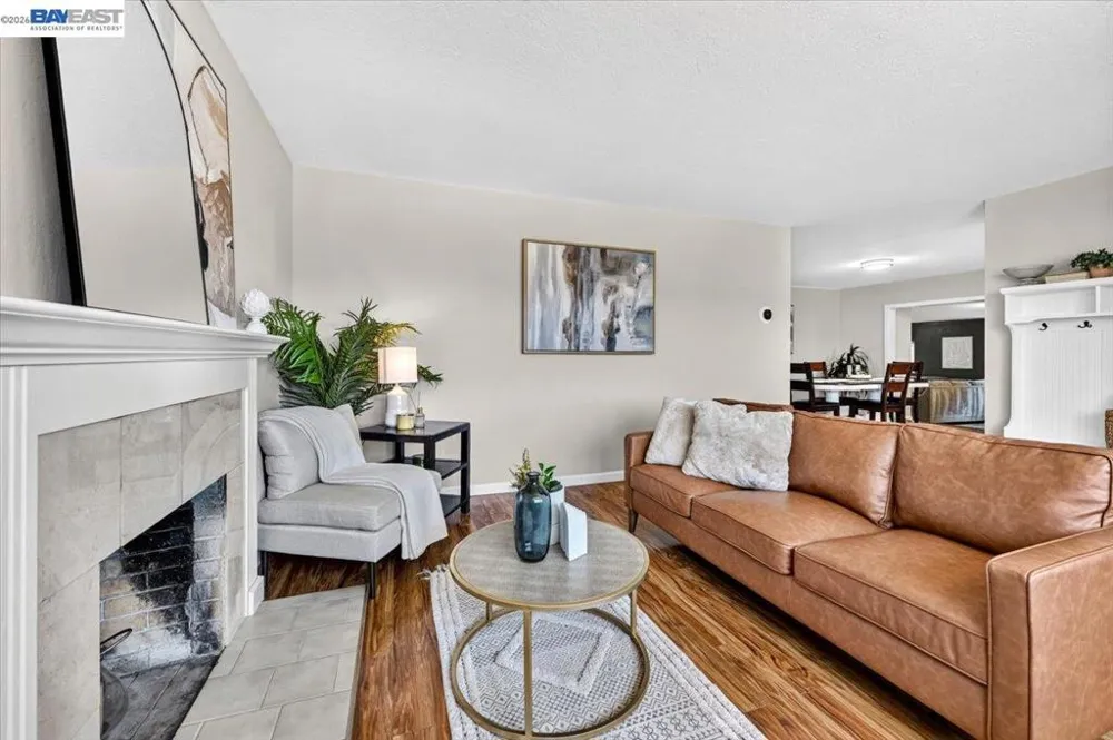 982 Ventura Ave Livermore, CA 94551