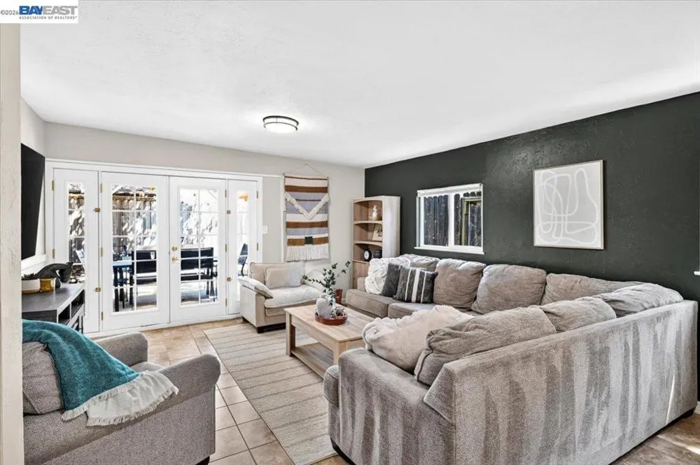 982 Ventura Ave Livermore, CA 94551