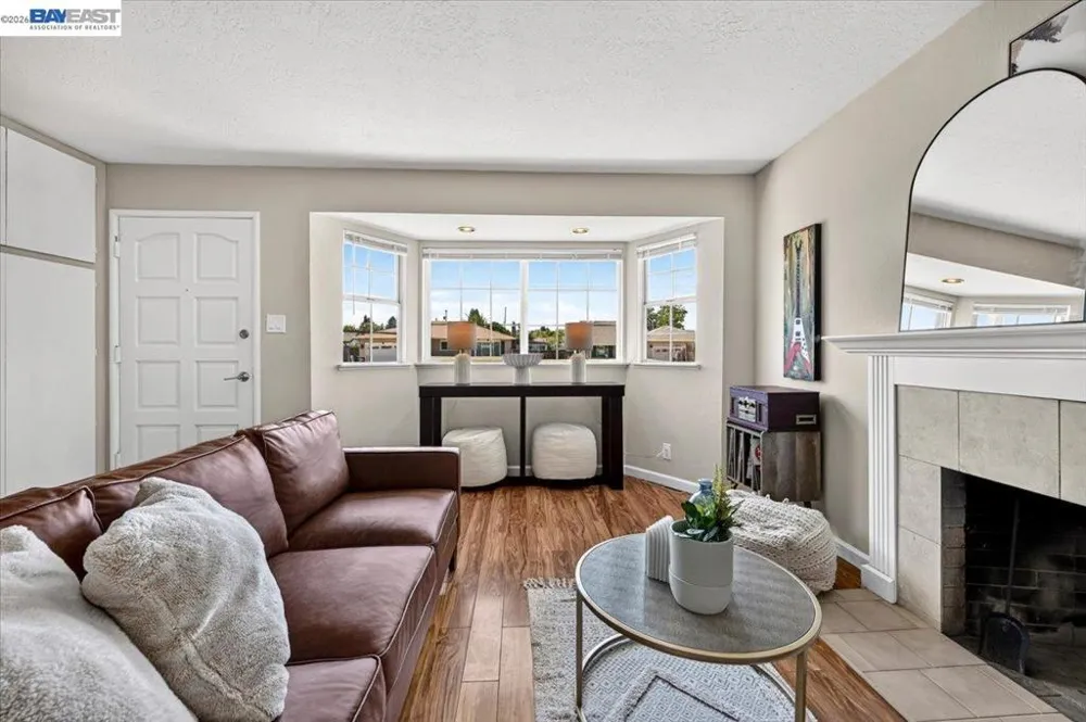982 Ventura Ave Livermore, CA 94551