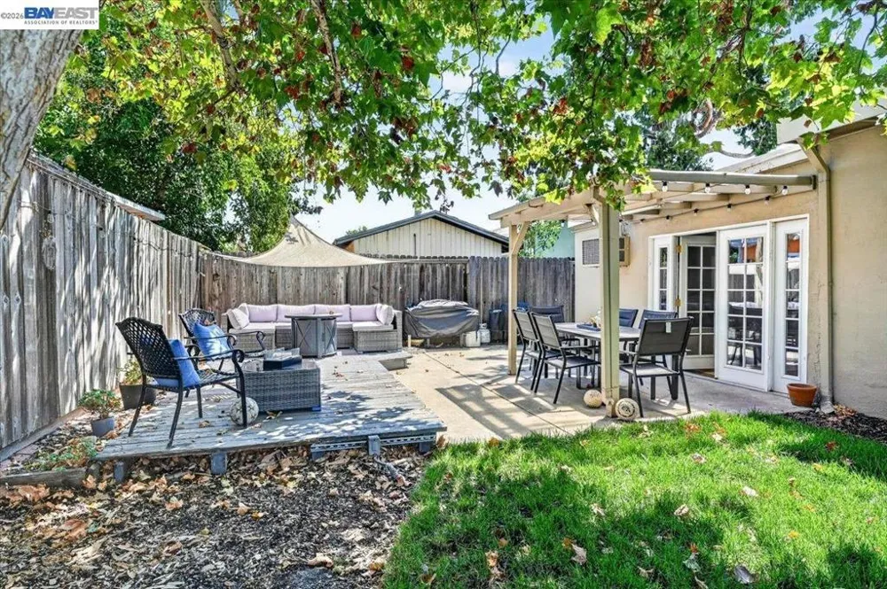 982 Ventura Ave Livermore, CA 94551