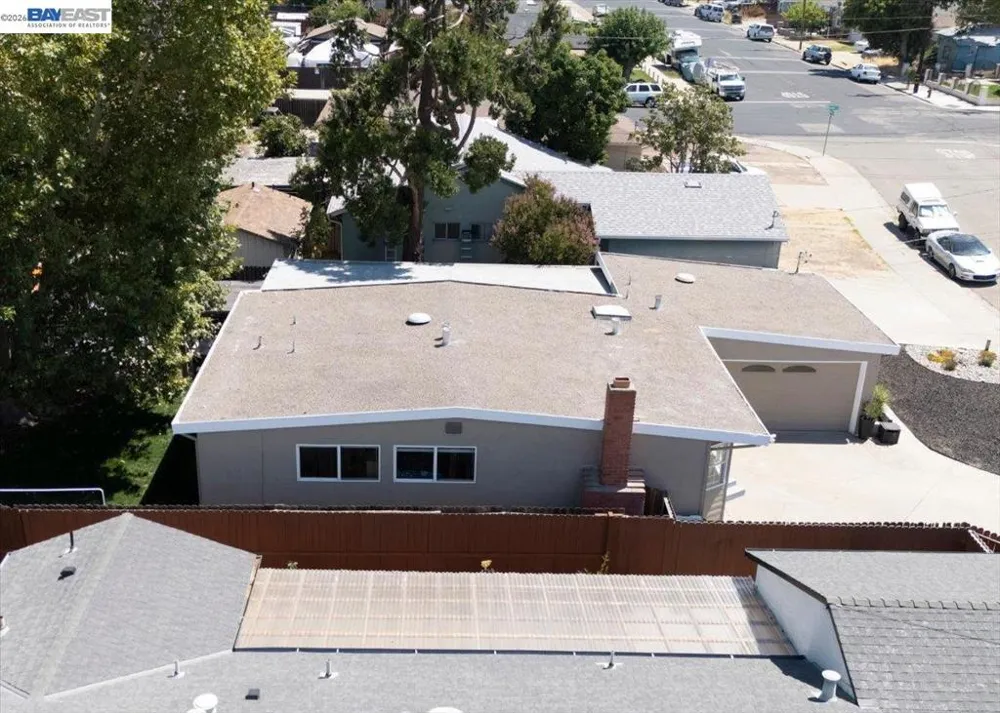 982 Ventura Ave Livermore, CA 94551