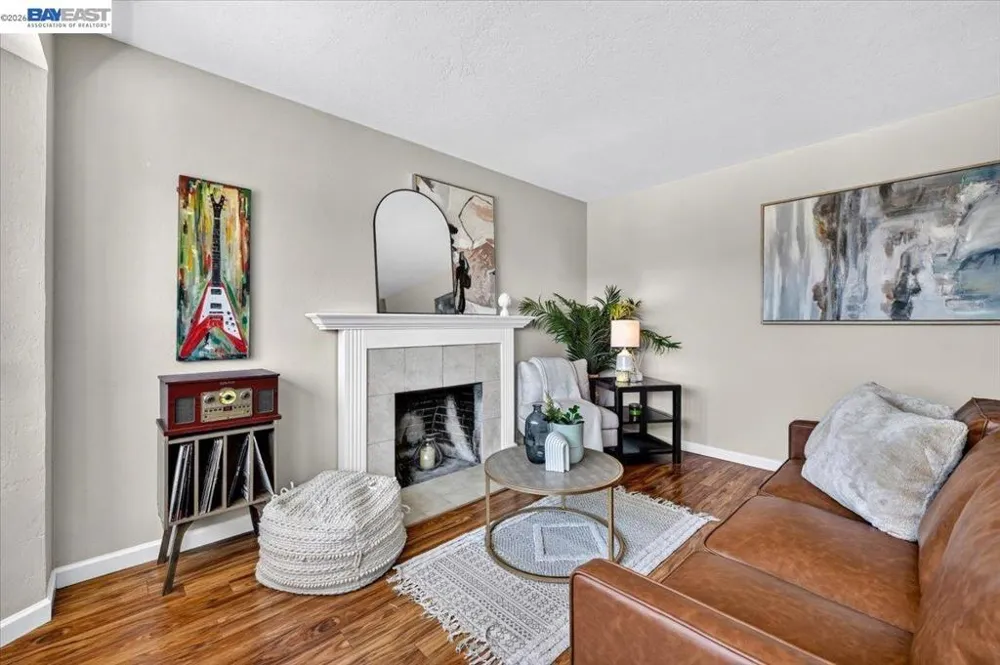 982 Ventura Ave Livermore, CA 94551