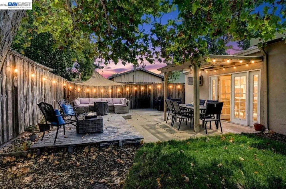 982 Ventura Ave Livermore, CA 94551