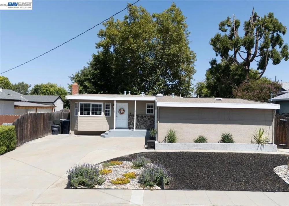 982 Ventura Ave Livermore, CA 94551