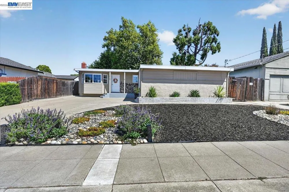 982 Ventura Ave Livermore, CA 94551