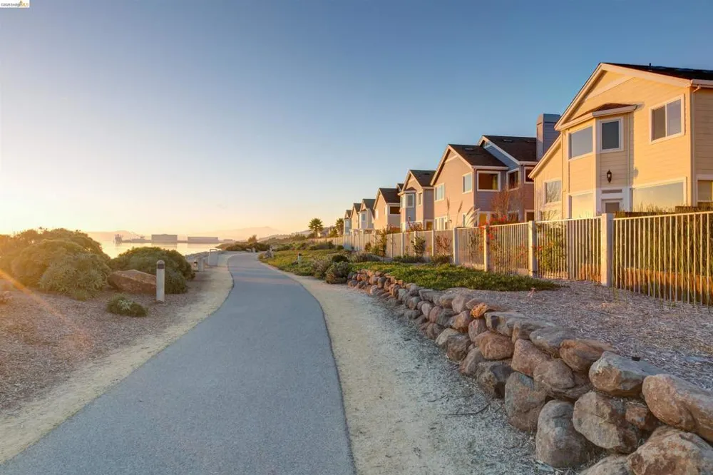 65 Seagull Dr Richmond, CA 94804