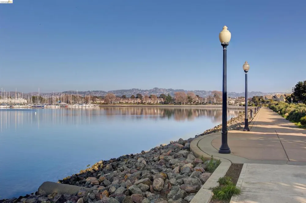 65 Seagull Dr Richmond, CA 94804