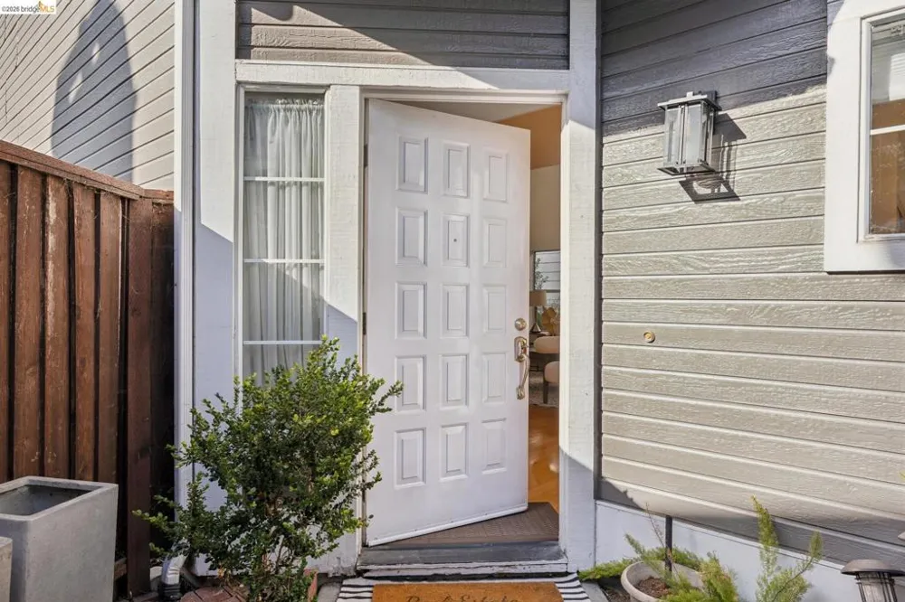 65 Seagull Dr Richmond, CA 94804