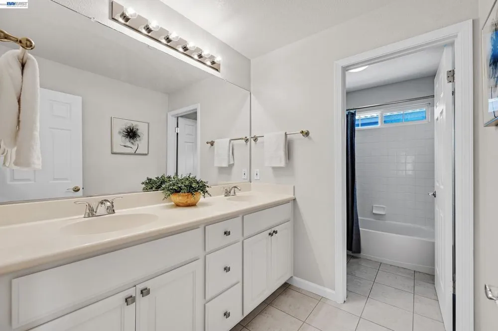 34500 Torrey Pine Ln Union City, CA 94587