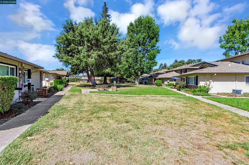 1045 Mohr Ln #B Concord, CA 94518