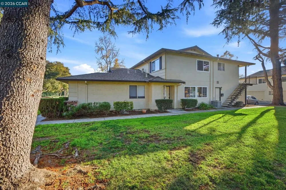 1045 Mohr Ln #B Concord, CA 94518