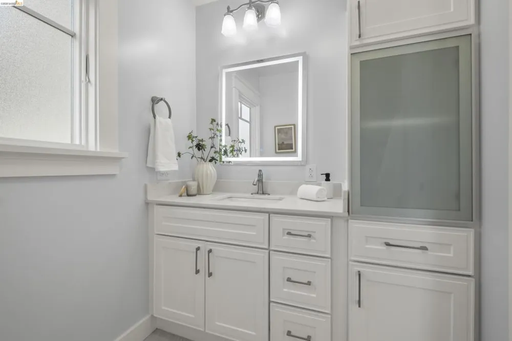 977 Regal Rd Berkeley, CA 94708