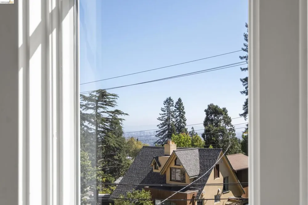 977 Regal Rd Berkeley, CA 94708